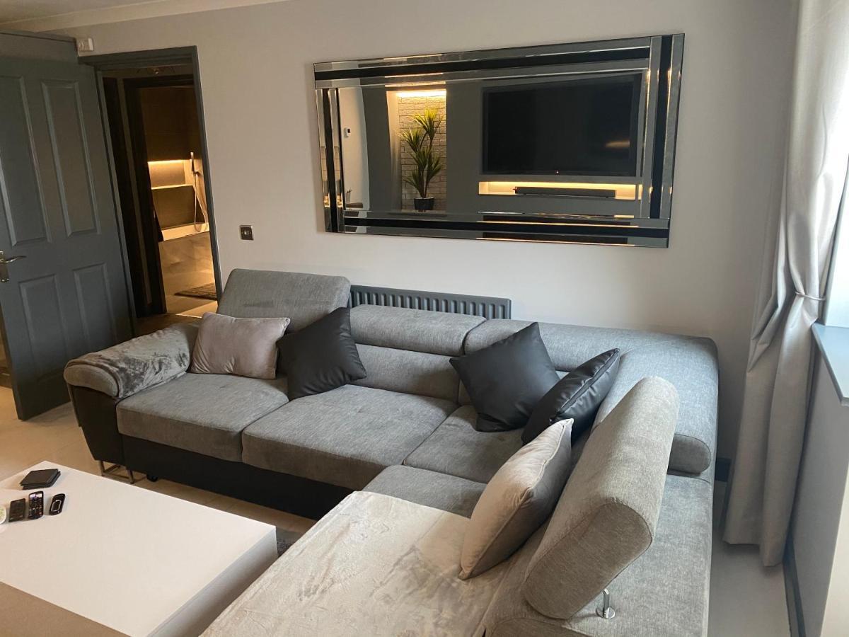 Beautiful Modern Cosy Central Apartment / Sleeps 4 Рединг Екстериор снимка